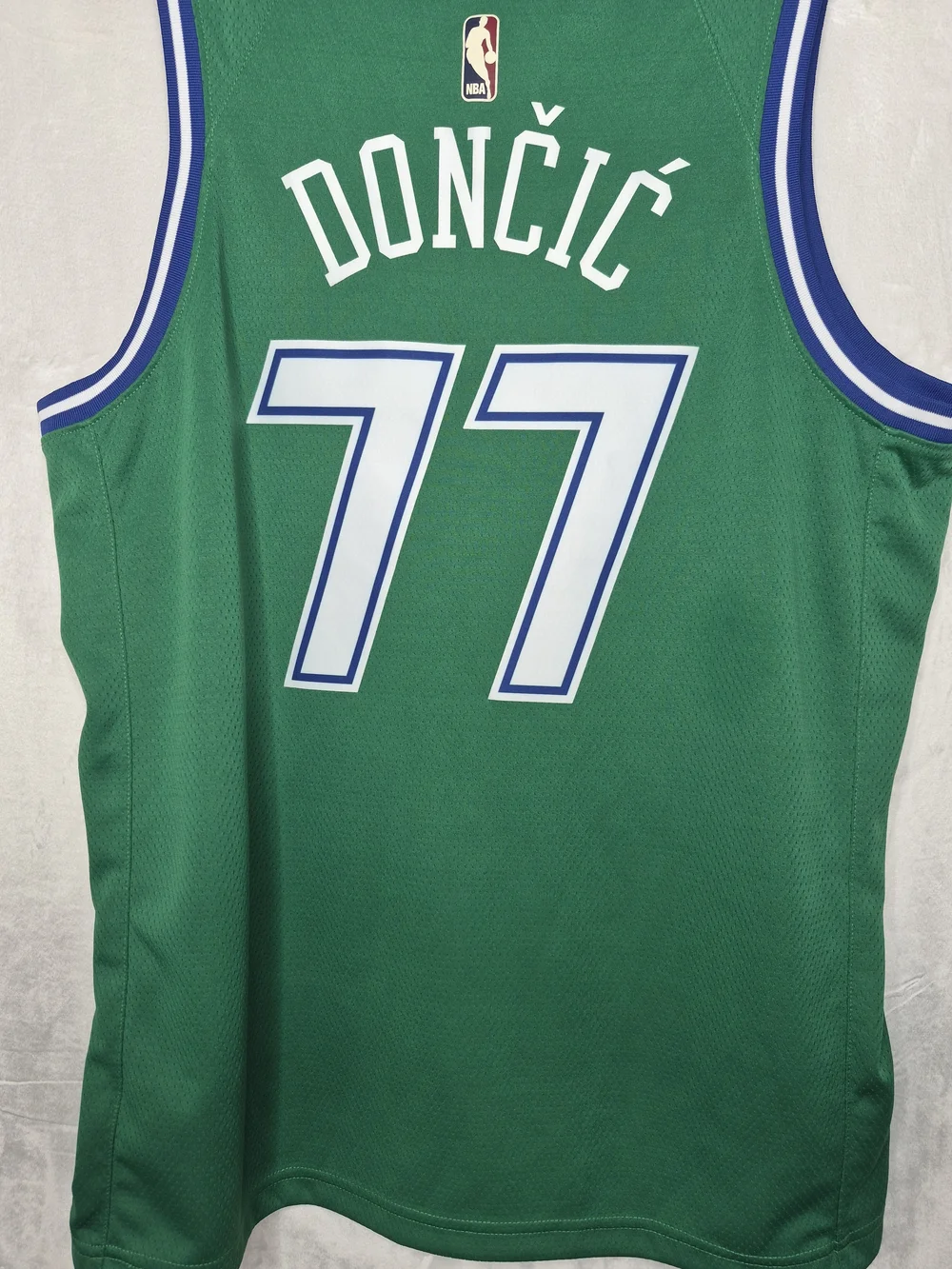 Nike NBA Dallas Mavericks Luka Doncic 77 Green City Edition Jersey Size XL 52